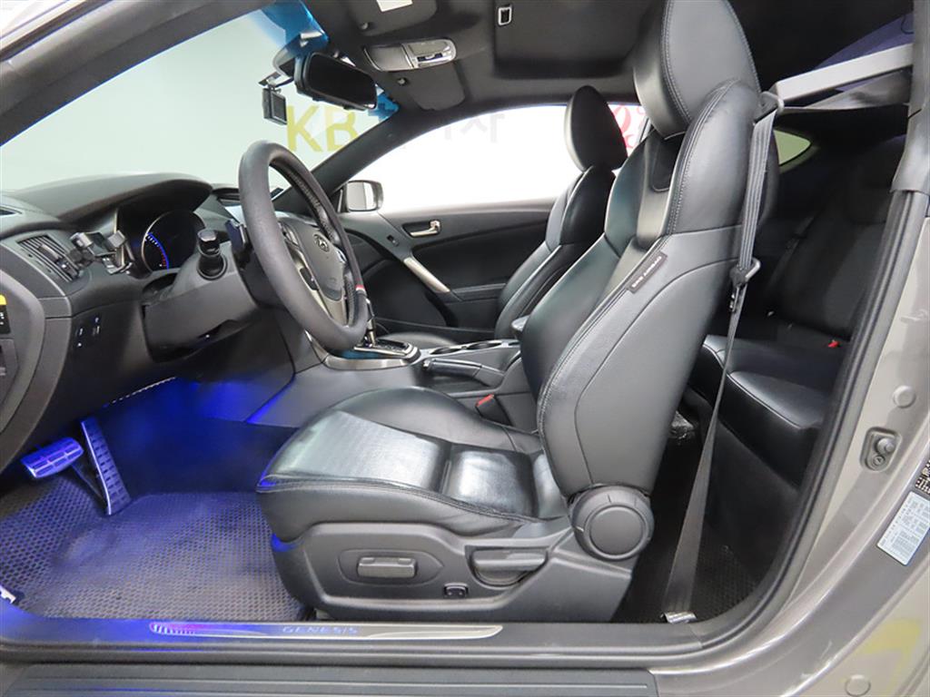 HYUNDAI Genesis - Vista 7