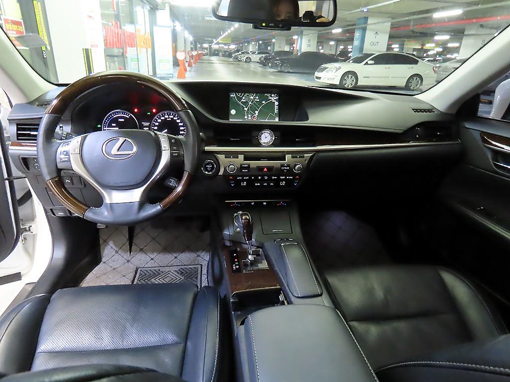 Lexus ES - Vista 10