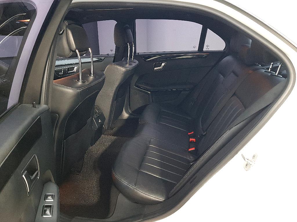Mercedes Benz E class - Vista 11