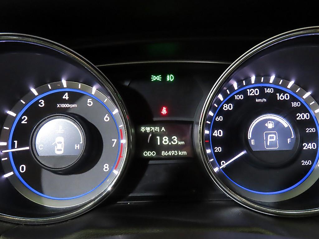 HYUNDAI Sonata - Vista 11