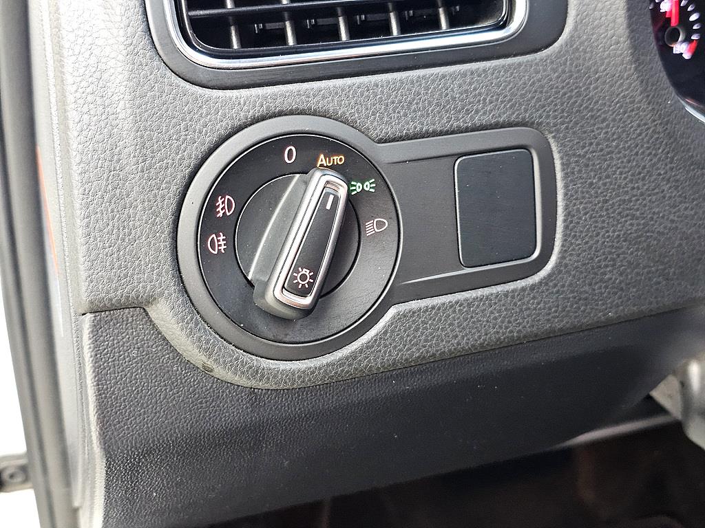 Volkswagen polo 2016 Blanco - Importación desde Corea - HF Imports Iquique - Foto 14