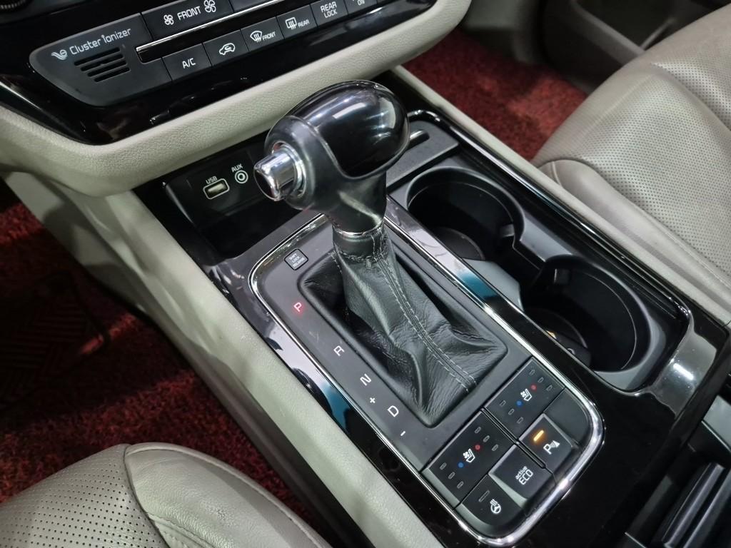 KIA Carnival 2016 Plateado - Importación desde Corea - HF Imports Iquique - Foto 15