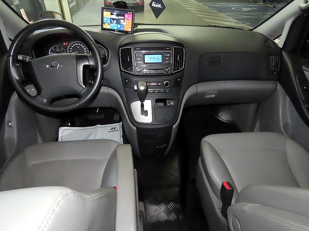 HYUNDAI Starex - Vista 12