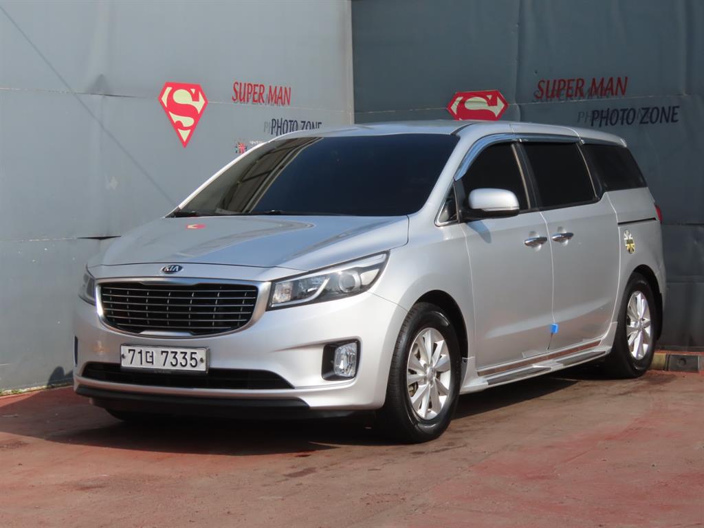 KIA Carnival 2016 Plateado - Importación desde Corea - HF Imports Iquique - Foto 1