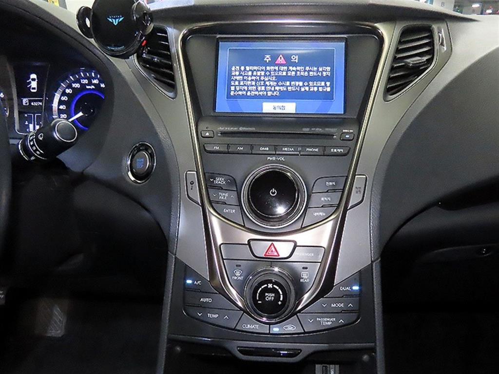 HYUNDAI Grandeur - Vista 11