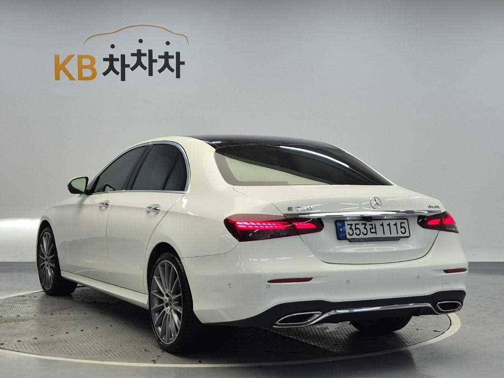 Mercedes Benz E class - Vista 2