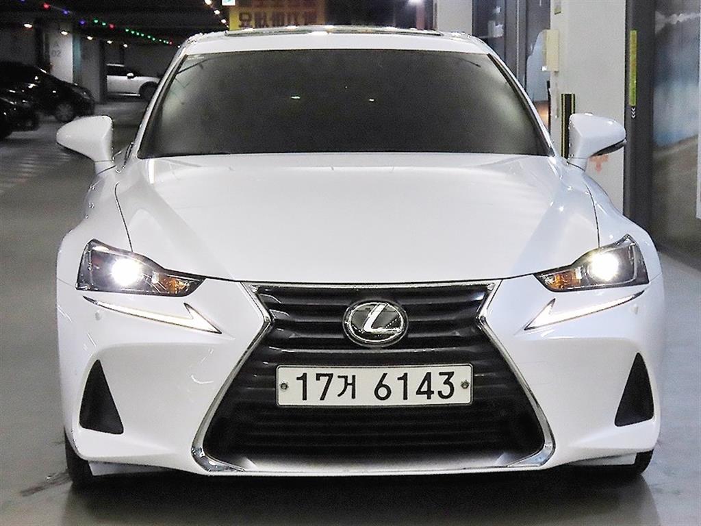 Lexus IS - Vista 2