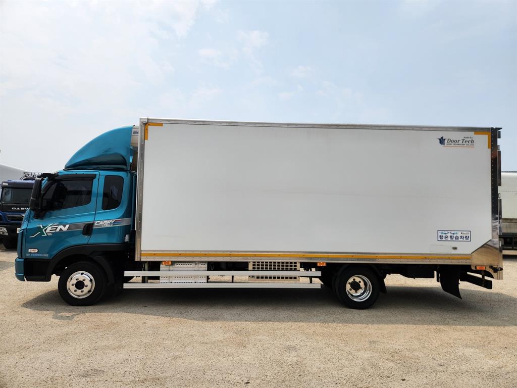 medium and large cargo truck - Vista 4