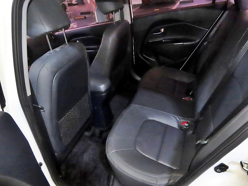 KIA Pride - Vista 7