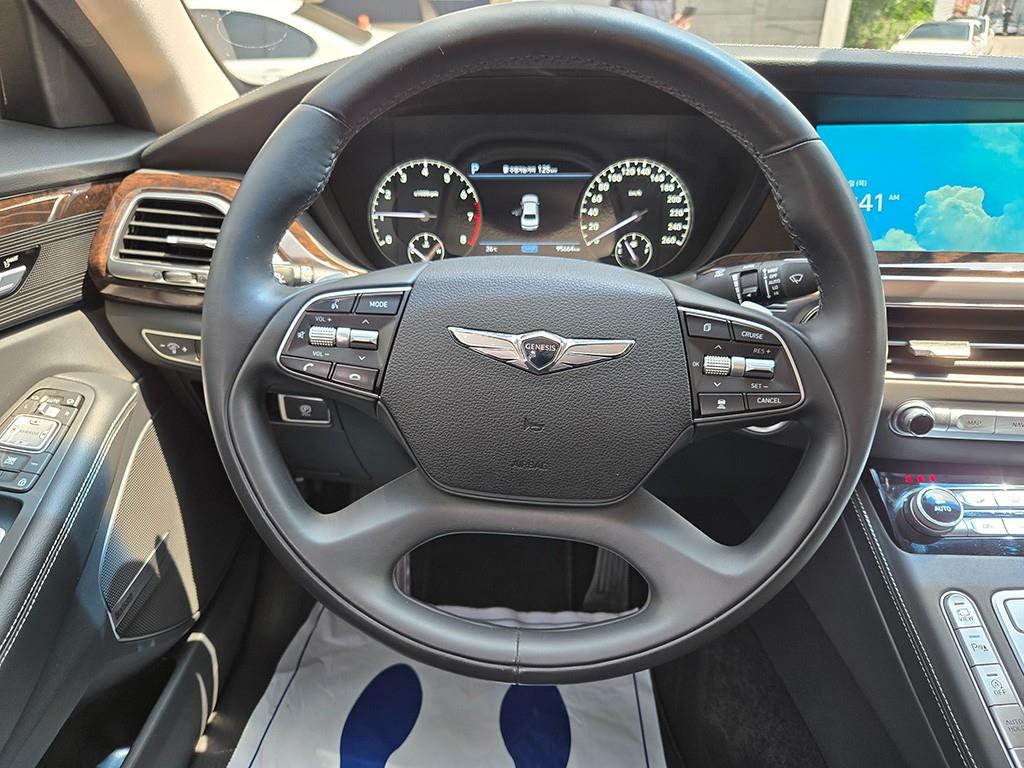 Genesis G90 - Vista 7