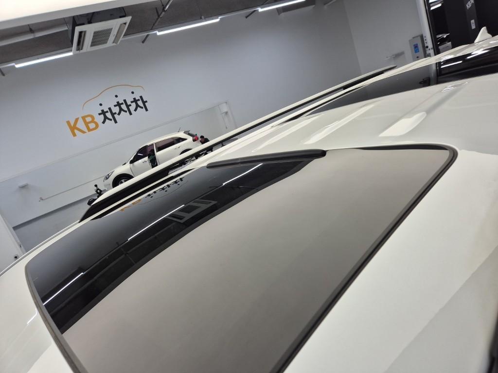KIA Carnival - Vista 12