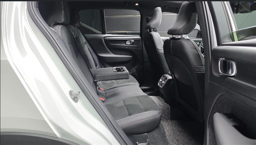 Volvo XC40 2024 Blanco - Importación desde Corea - HF Imports Iquique - Foto 20