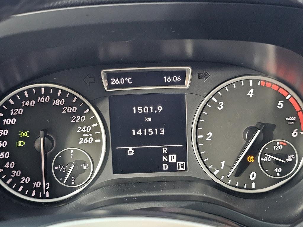 Mercedes Benz B Class (MY B) - Vista 9