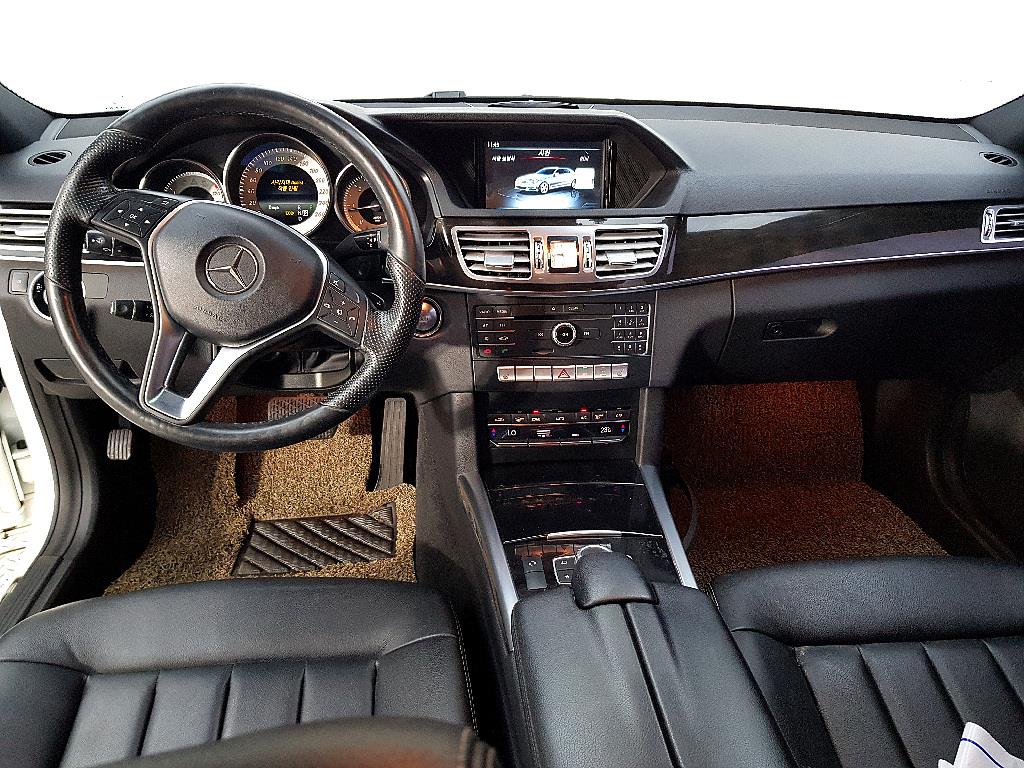 Mercedes Benz E class - Vista 7