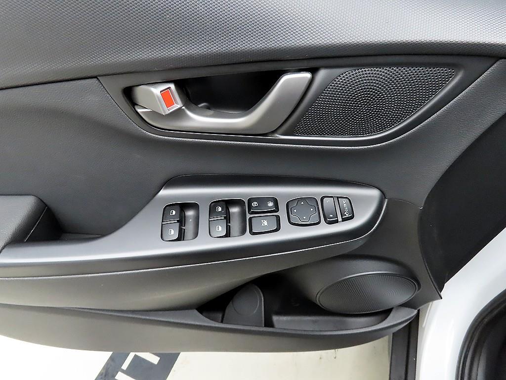 HYUNDAI Kona - Vista 11