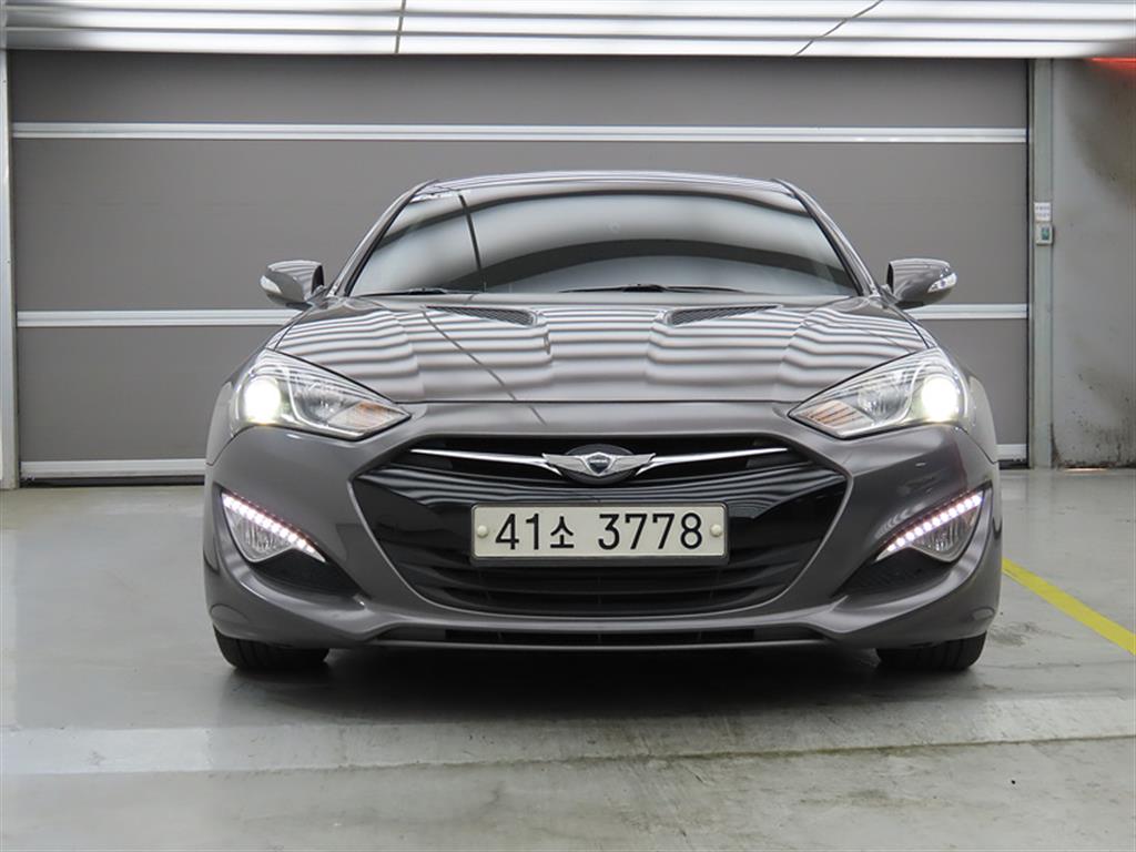 HYUNDAI Genesis - Vista 2