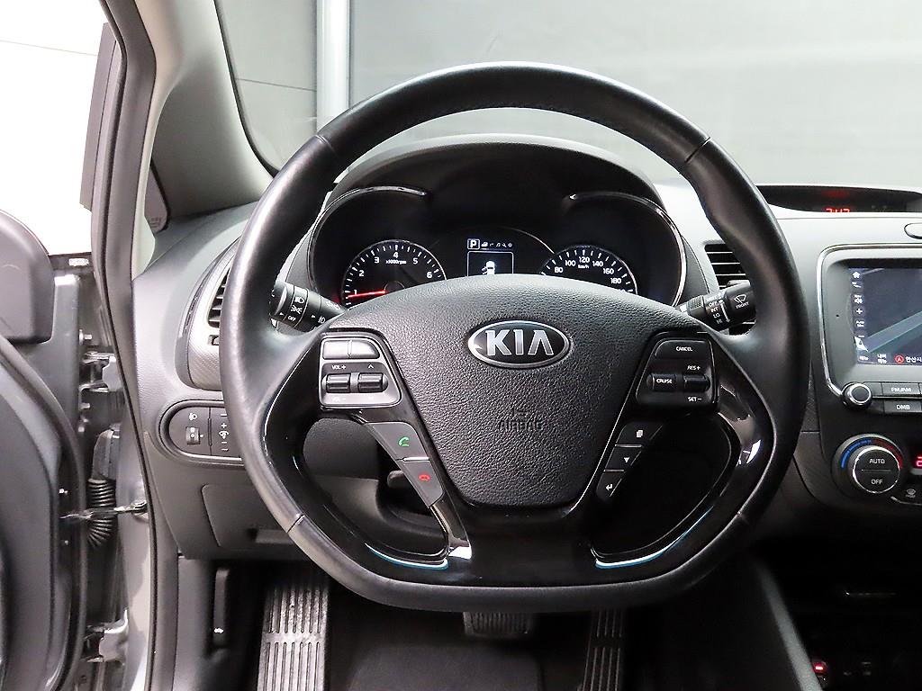 KIA K3 - Vista 9