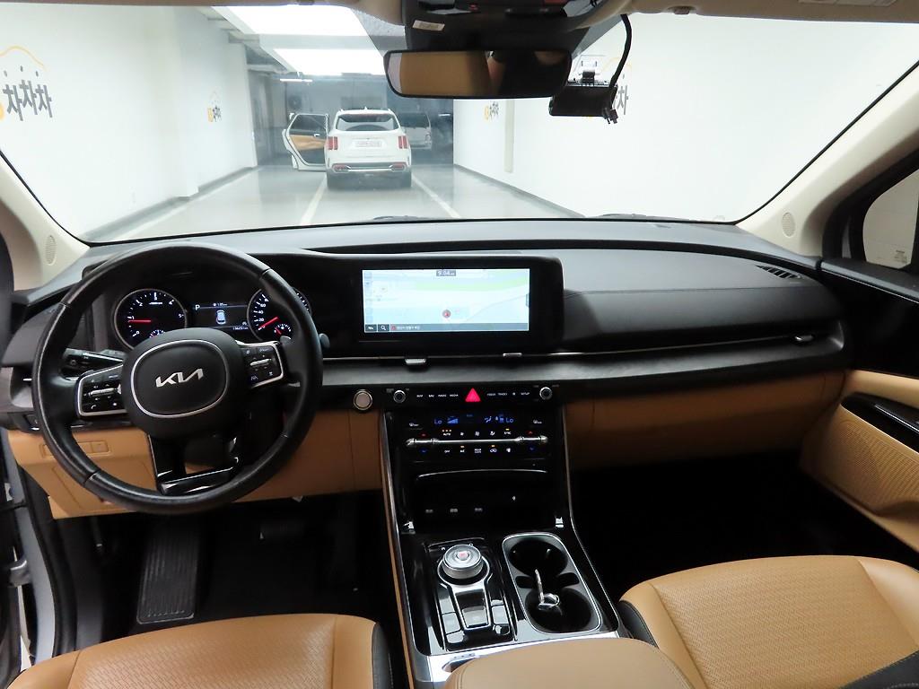 KIA Carnival - Vista 9