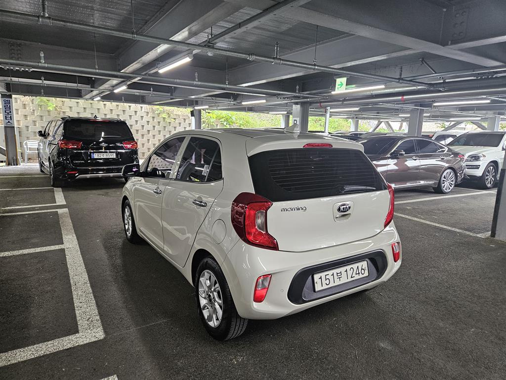 KIA Morning - Vista 4