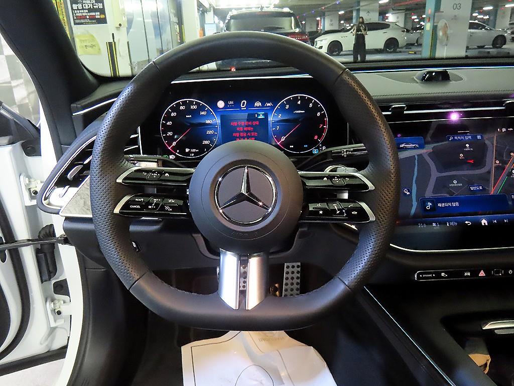 Mercedes Benz E class - Vista 10