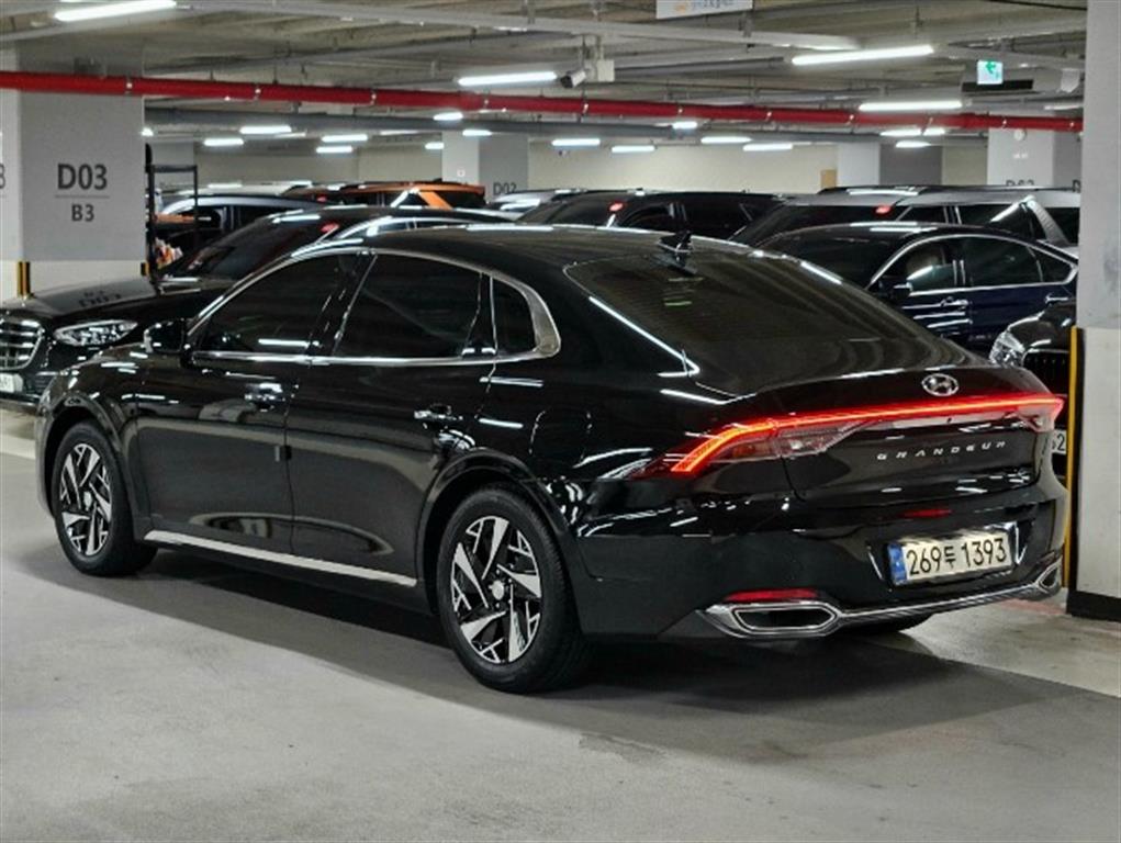 HYUNDAI Grandeur - Vista 4