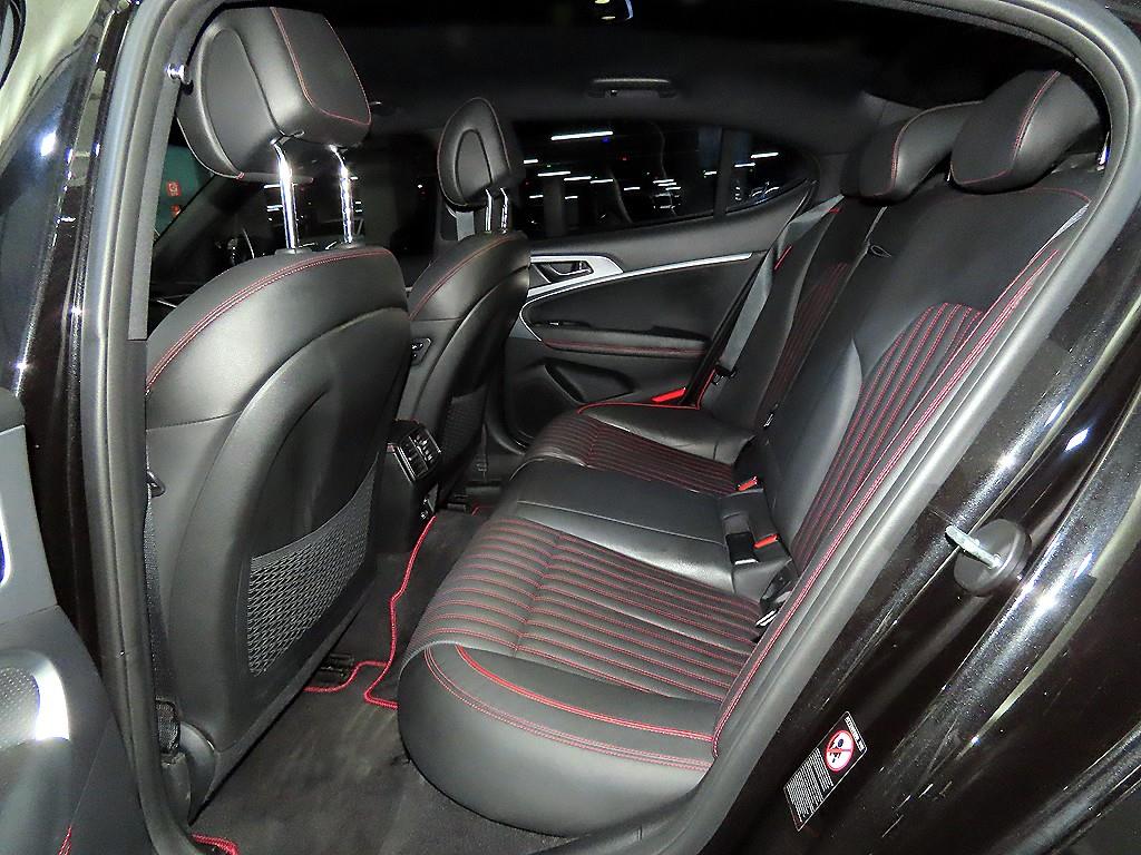 Genesis G70 - Vista 7