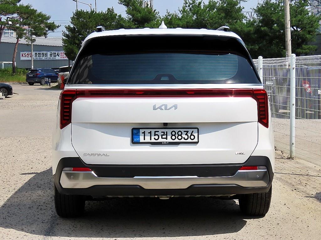 KIA Carnival - Vista 4
