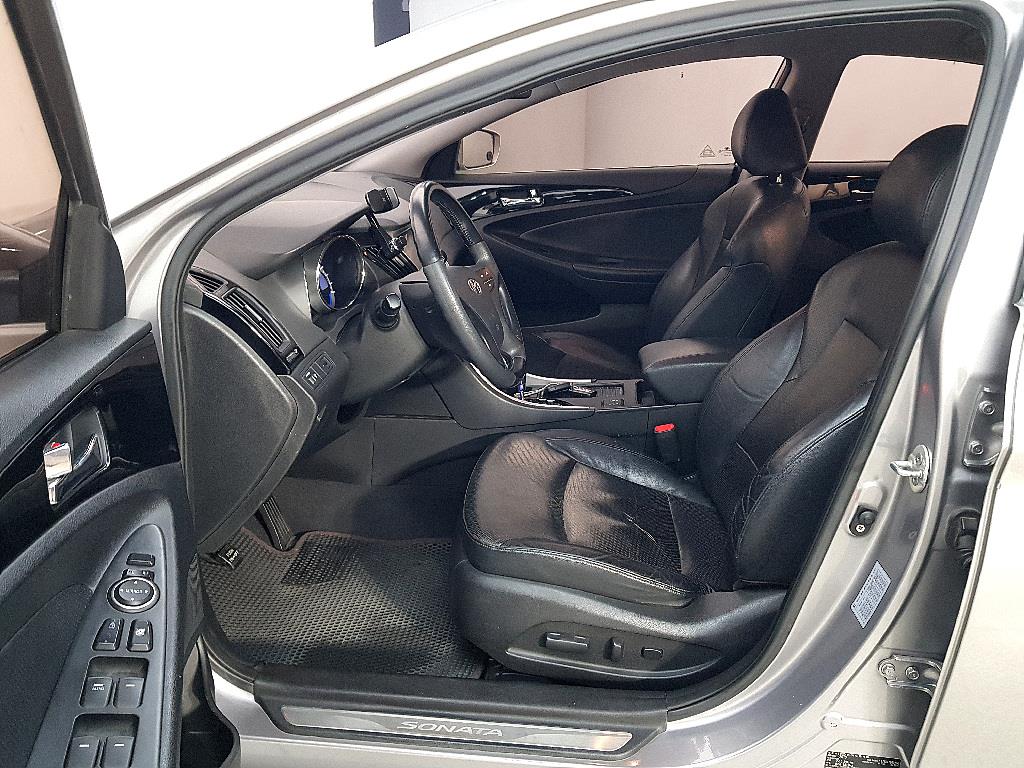 HYUNDAI Sonata - Vista 10