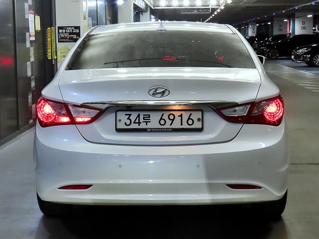 HYUNDAI Sonata - Vista 5