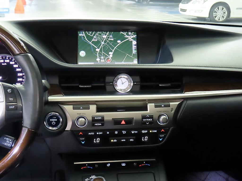 Lexus ES - Vista 11