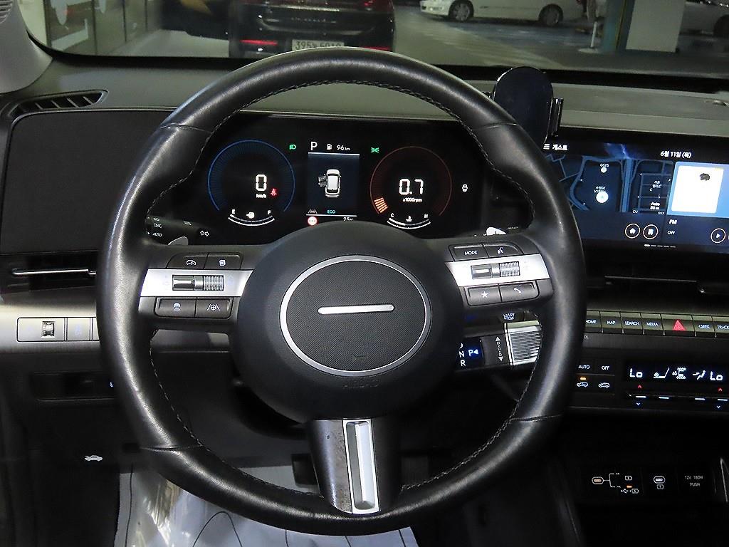 HYUNDAI Kona - Vista 8