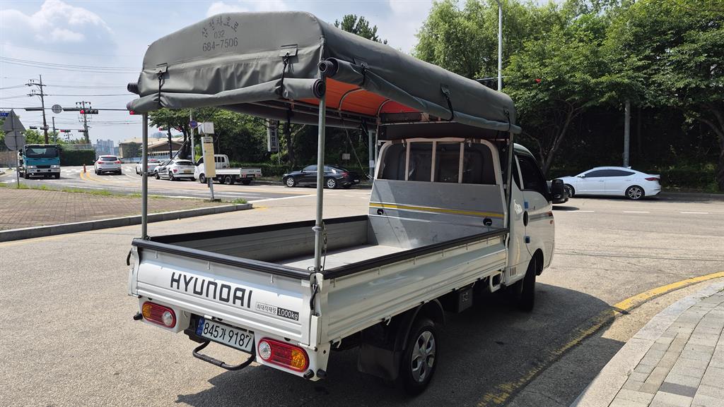 Small Truck Cargo (small) - Vista 3