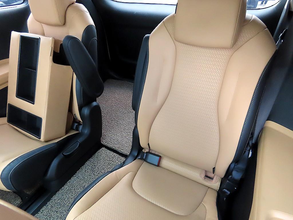KIA Carnival - Vista 9