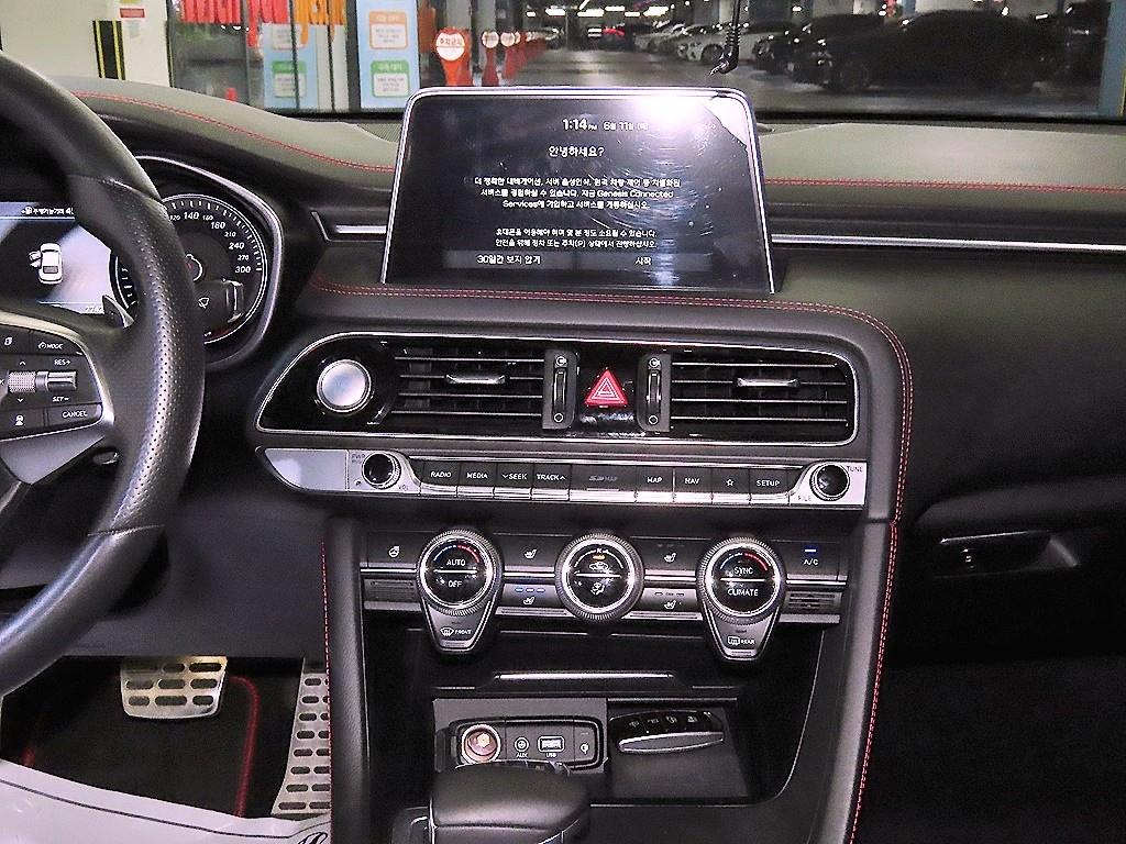 Genesis G70 - Vista 11