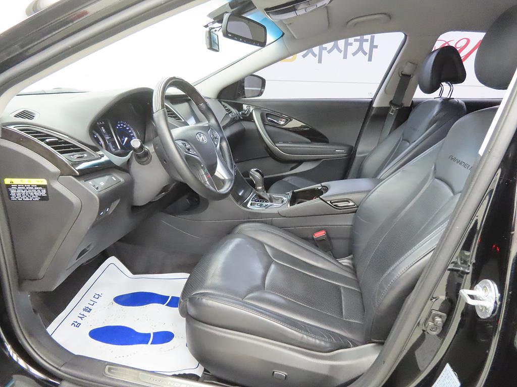 HYUNDAI Grandeur - Vista 5