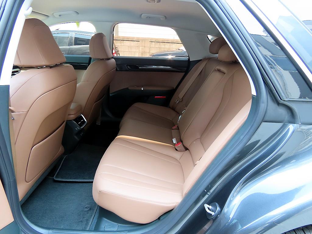 HYUNDAI Grandeur - Vista 6