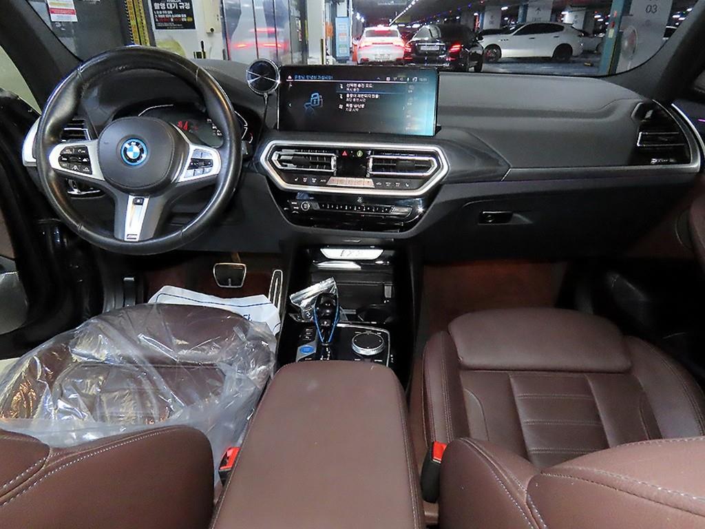 BMW iX3 - Vista 10