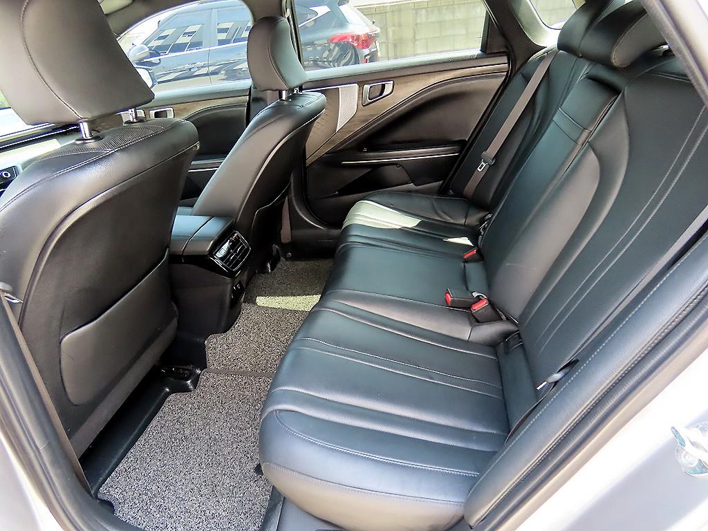 KIA K8 - Vista 6