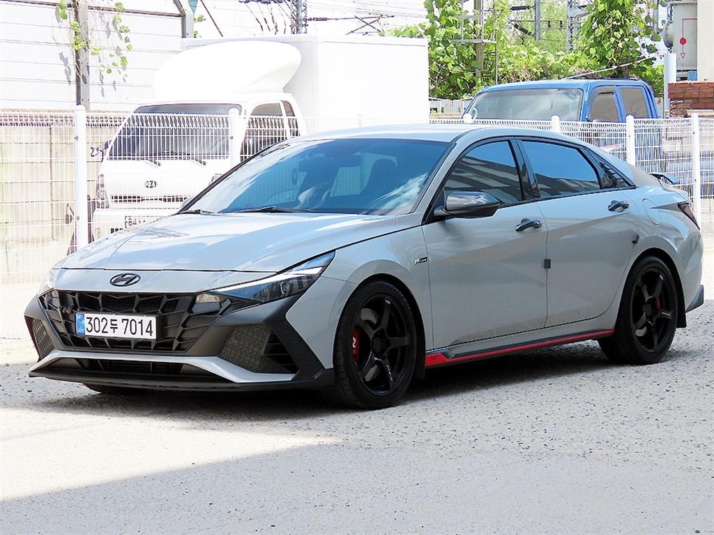 HYUNDAI Avante - Vista 2