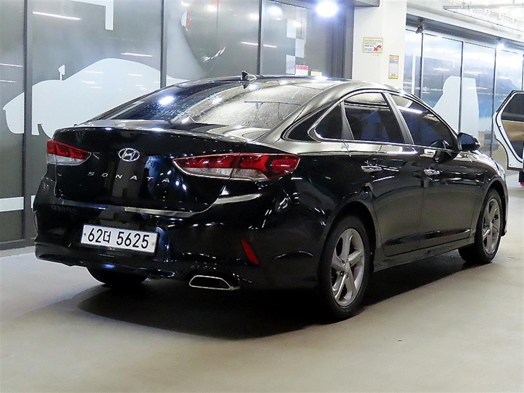 HYUNDAI Sonata - Vista 4