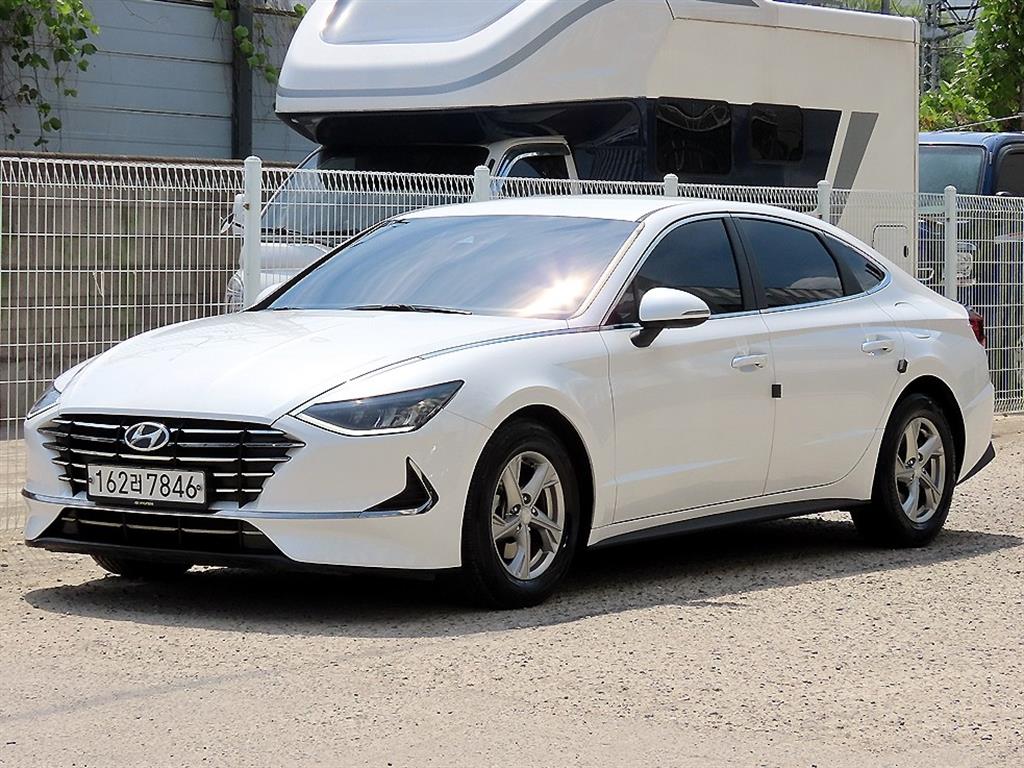 HYUNDAI Sonata - Vista 2