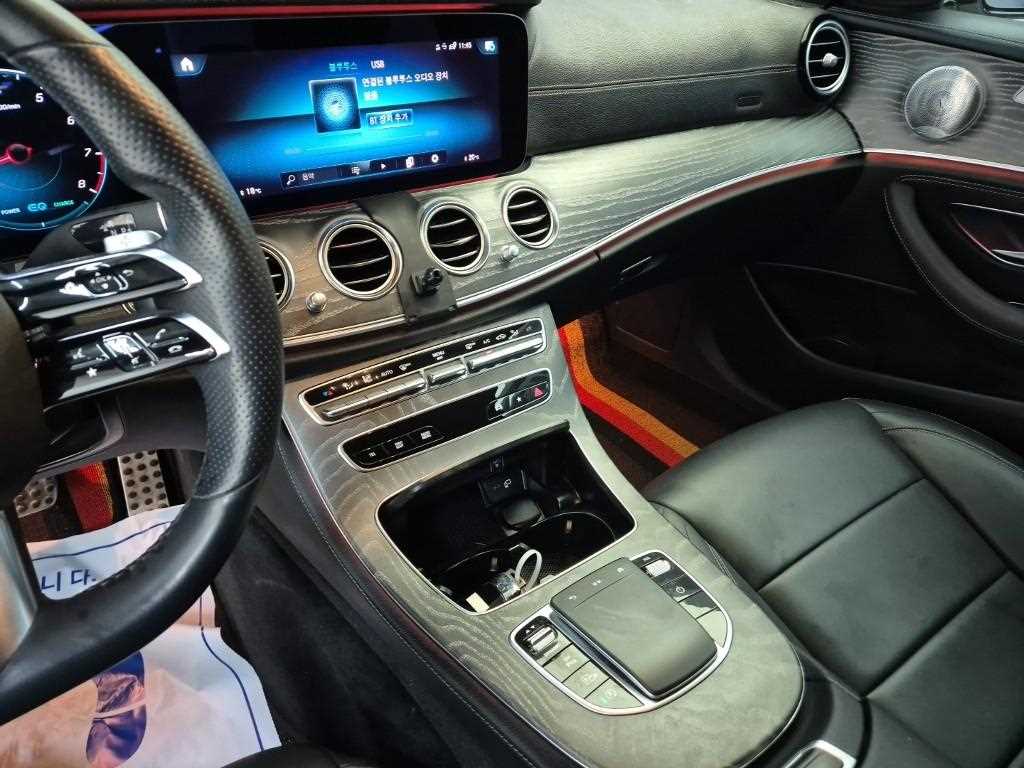 Mercedes Benz E class - Vista 12