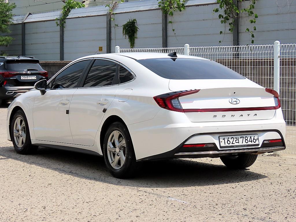 HYUNDAI Sonata - Vista 3