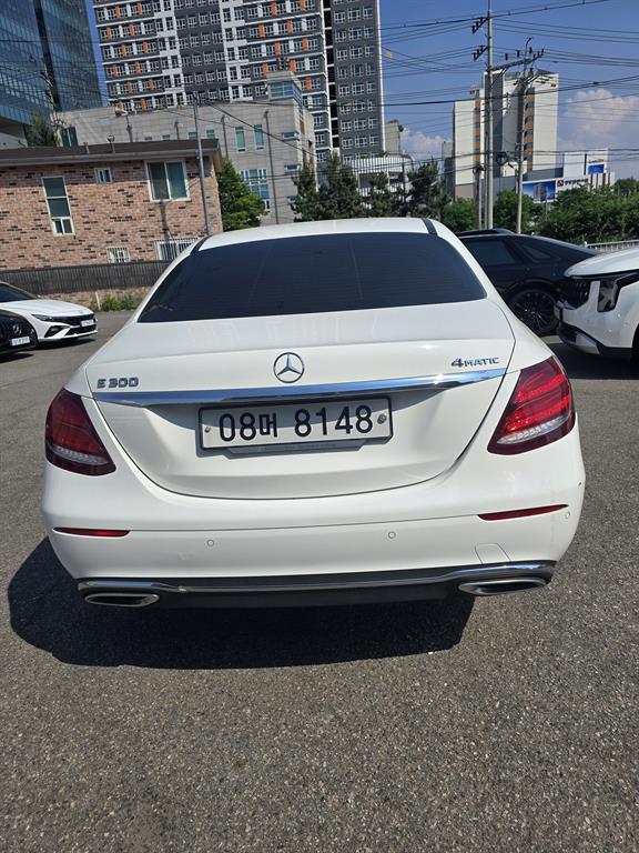 Mercedes Benz E class - Vista 2