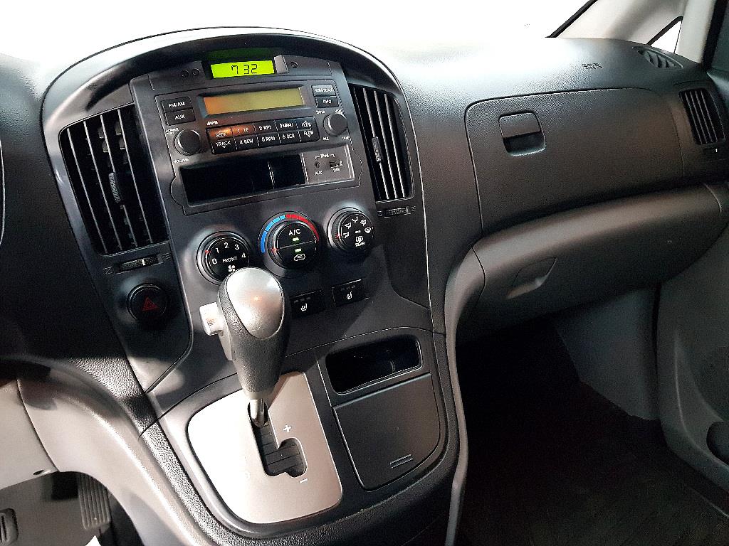 HYUNDAI Starex - Vista 12