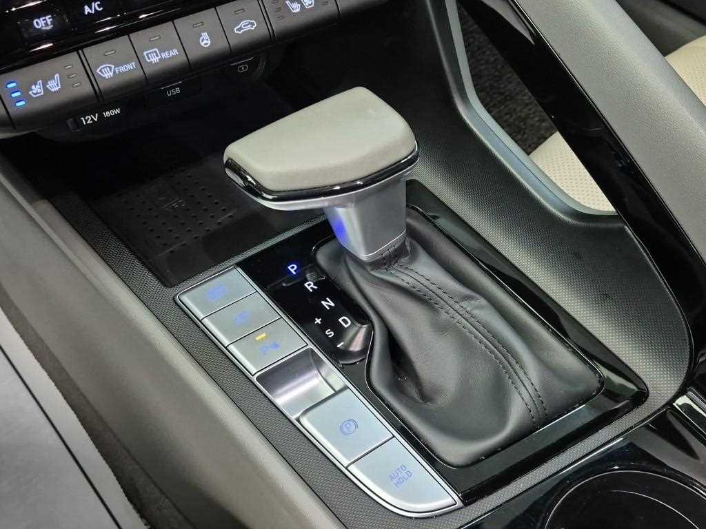 HYUNDAI Avante - Vista 10