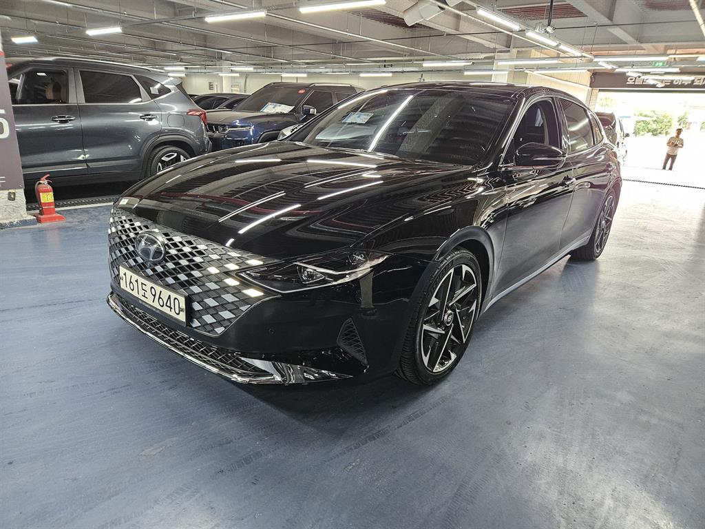 HYUNDAI Grandeur - Vista 2