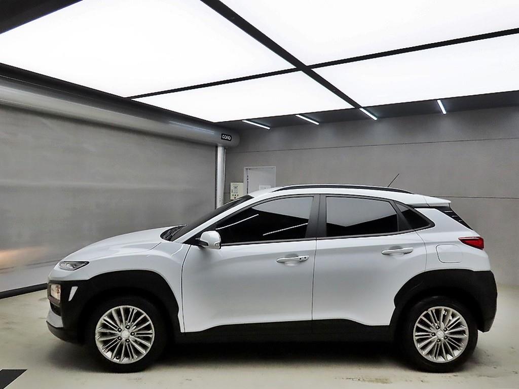HYUNDAI Kona - Vista 4