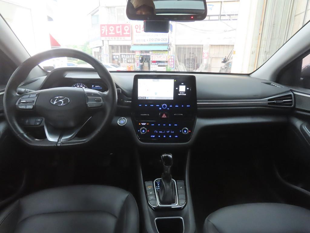 HYUNDAI Ioniq - Vista 7