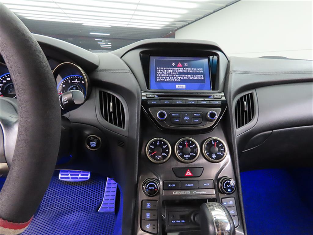 HYUNDAI Genesis - Vista 9